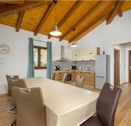 4 bedroom villa bedroom with pool, Svetvinčenat, Istria, sleeps 8